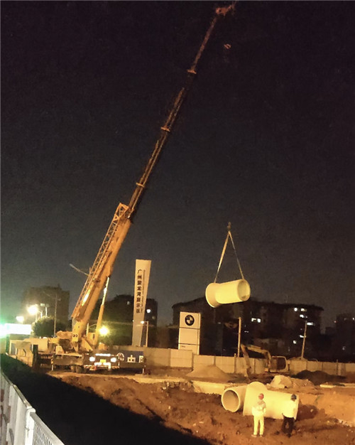 湘乡市“弯臂矫正”—— 吊车的 “形变补偿” 技术