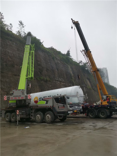 湘乡市“不怕风雨冻”—— 吊车的 “恶劣环境适应” 技术